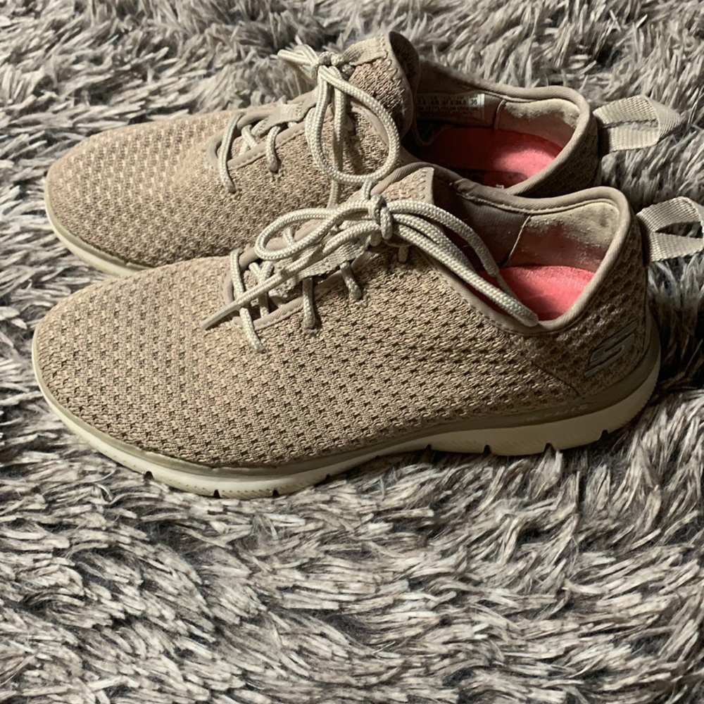 Skechers Lace Up Tennis Shoes Women’s Size 7.5M Tan